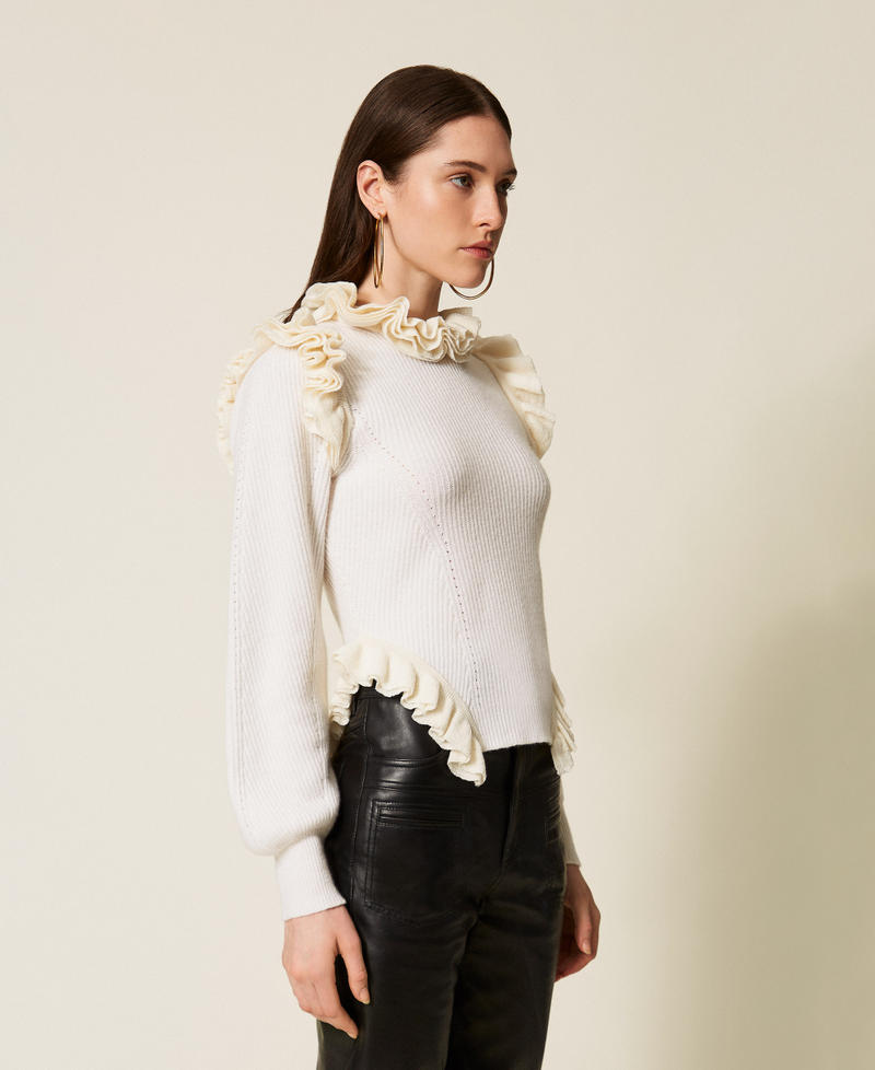 Dopasowany sweter z mieszanki wełny z falbaną Śnieżnobiały Kobieta 252TS3020_00282_02