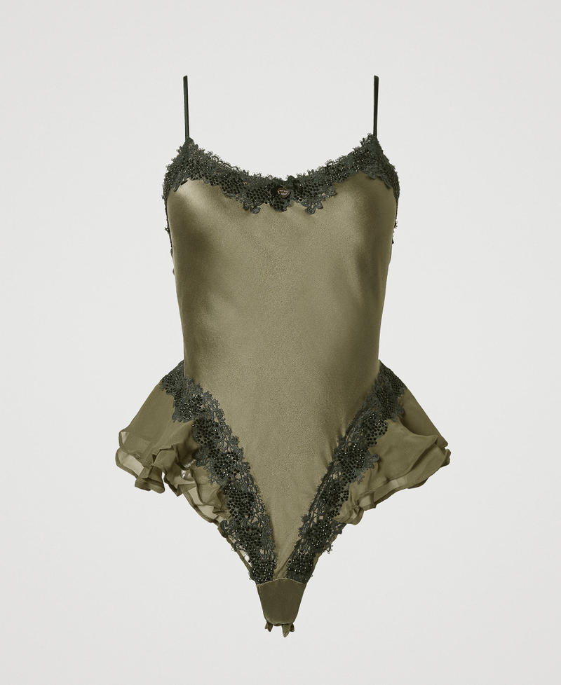 Seidenbody mit Makramee und Strass