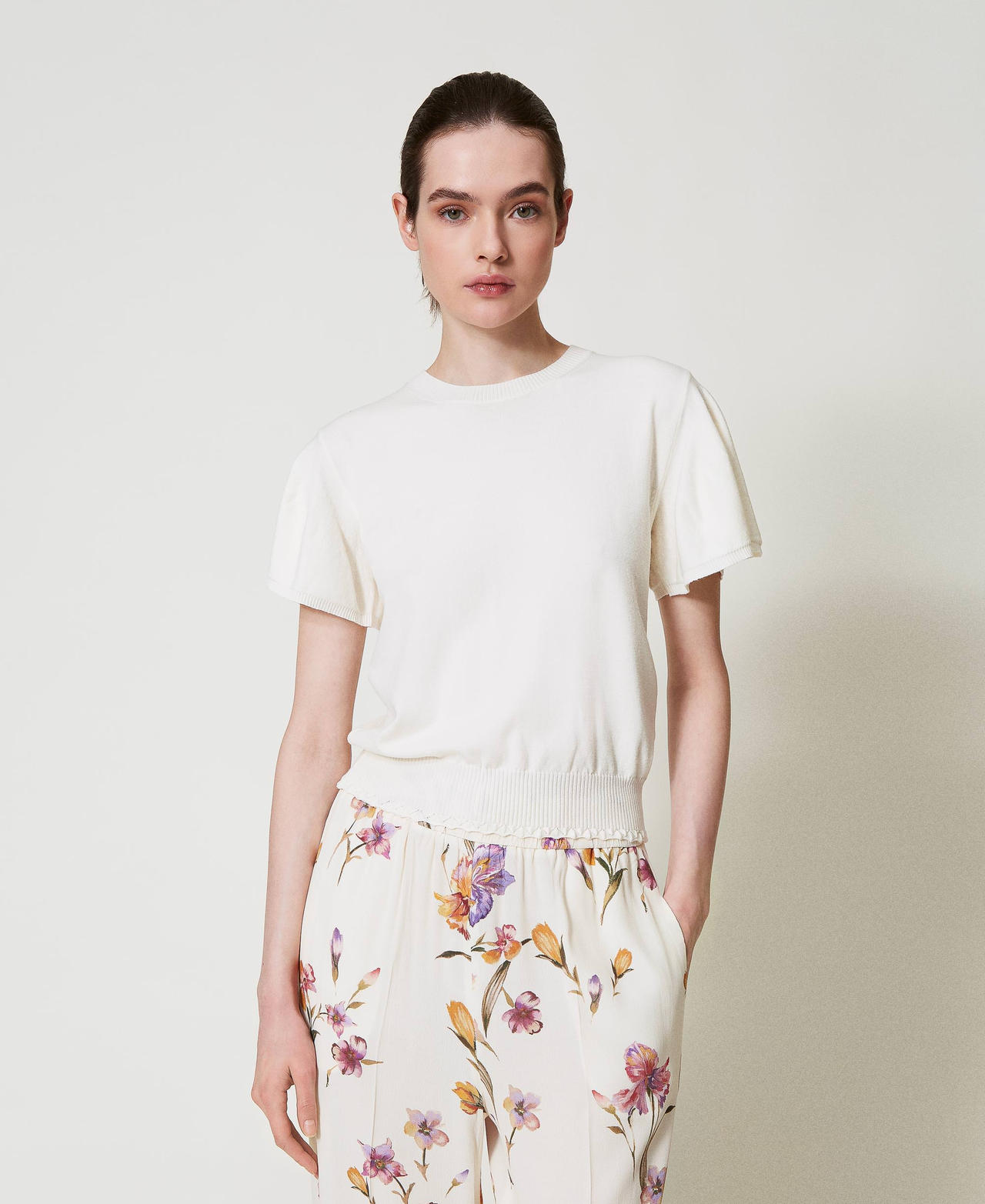 Knit T-shirt with scalloped hem White Snow Woman 251TP3013_00282_02