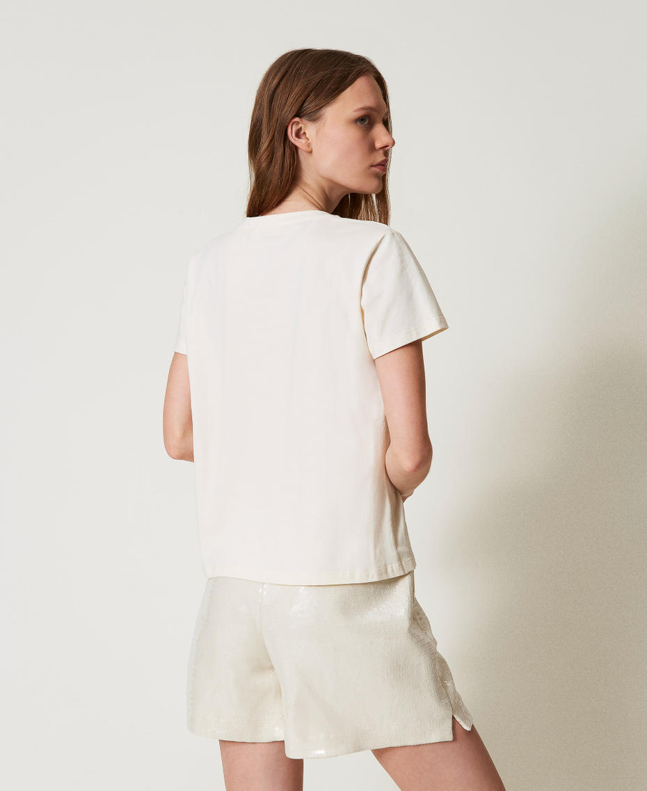 Camiseta de corte regular con logotipo de lentejuelas Beige Mujer 251LL2SDD_00003_03