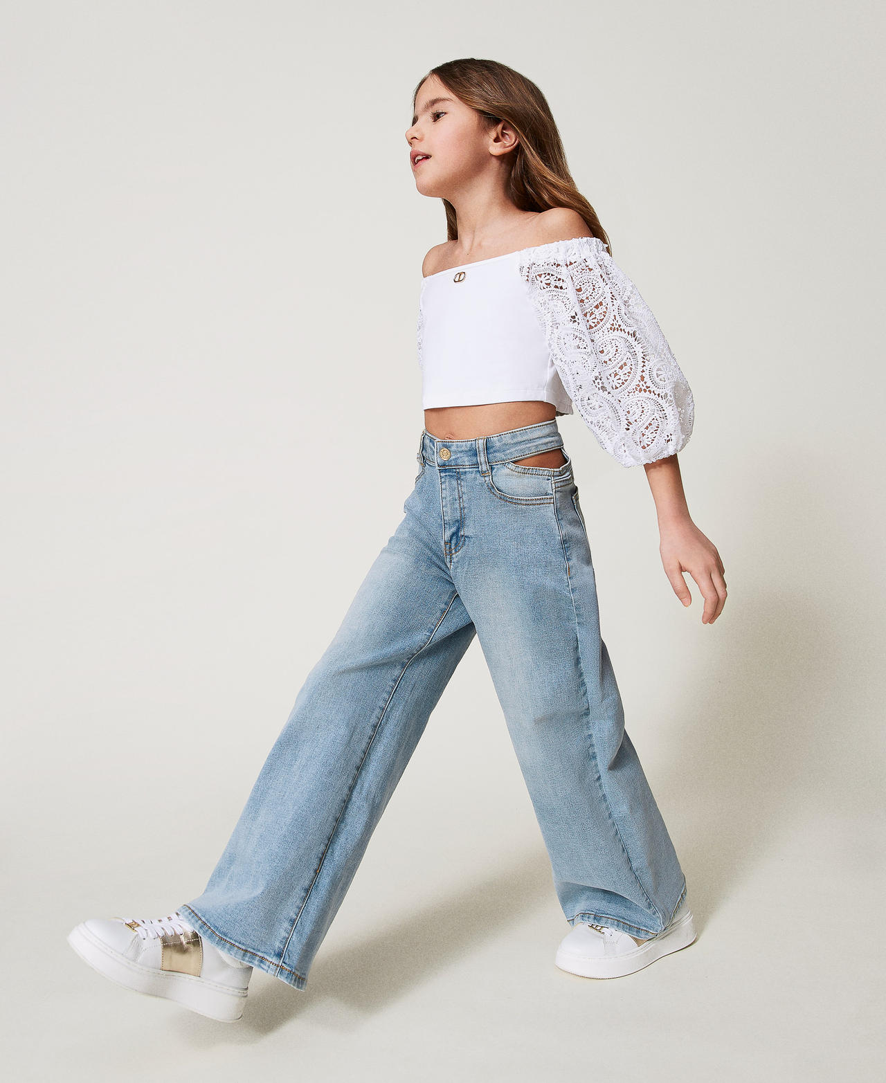 Wide leg jeans with cut-out Light Denim Girl 251GJ2602_11457_01