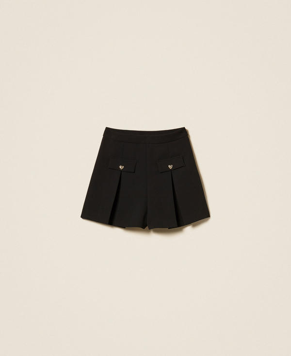 Shorts in cr&ecirc;pe con bottoni a cuore