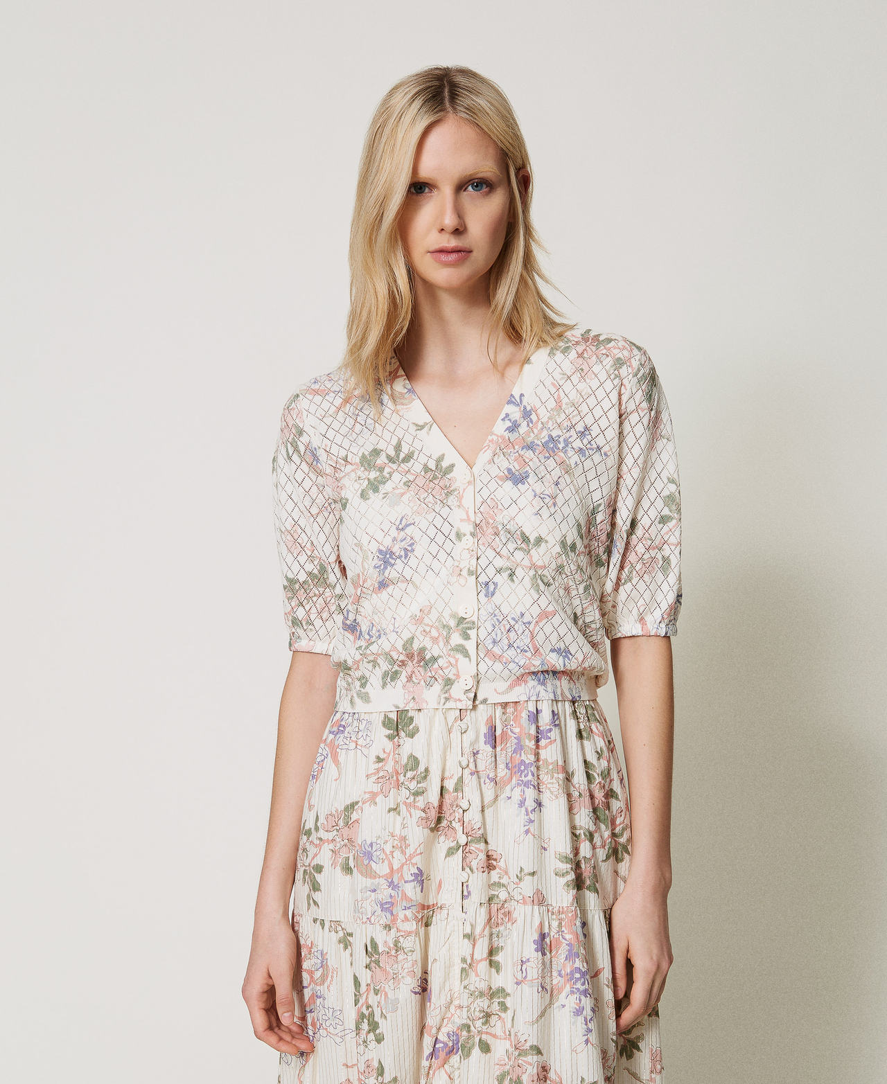 Cropped-Cardigan mit Blumendessin Multicolor Blumenprint Frau 251TT3320_12531_02