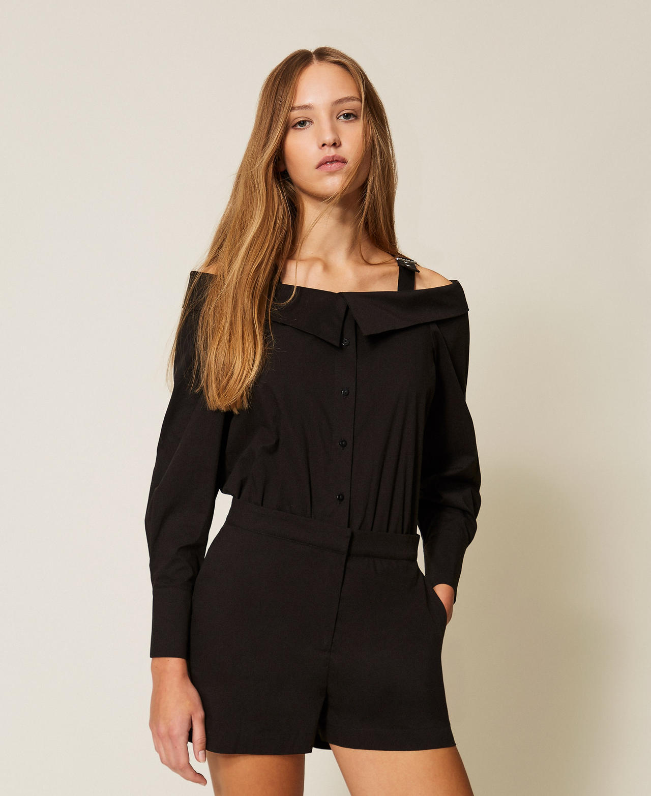 Off-shoulder poplin jumpsuit Black Woman 261AP2122_00006_01