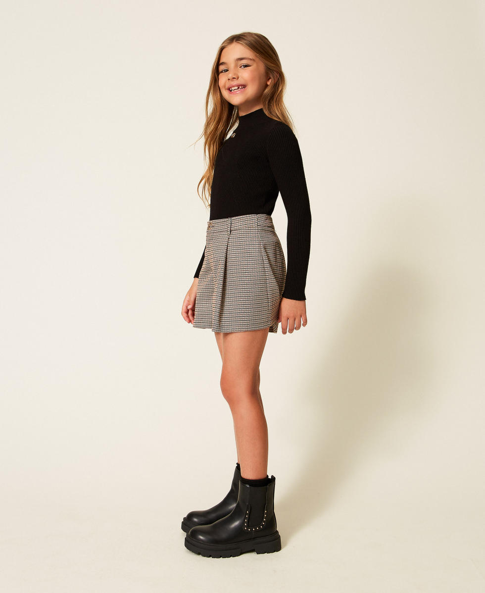 Pull col montant c&ocirc;tel&eacute; avec Oval T Noir Fille 252GJ3042_00006_02