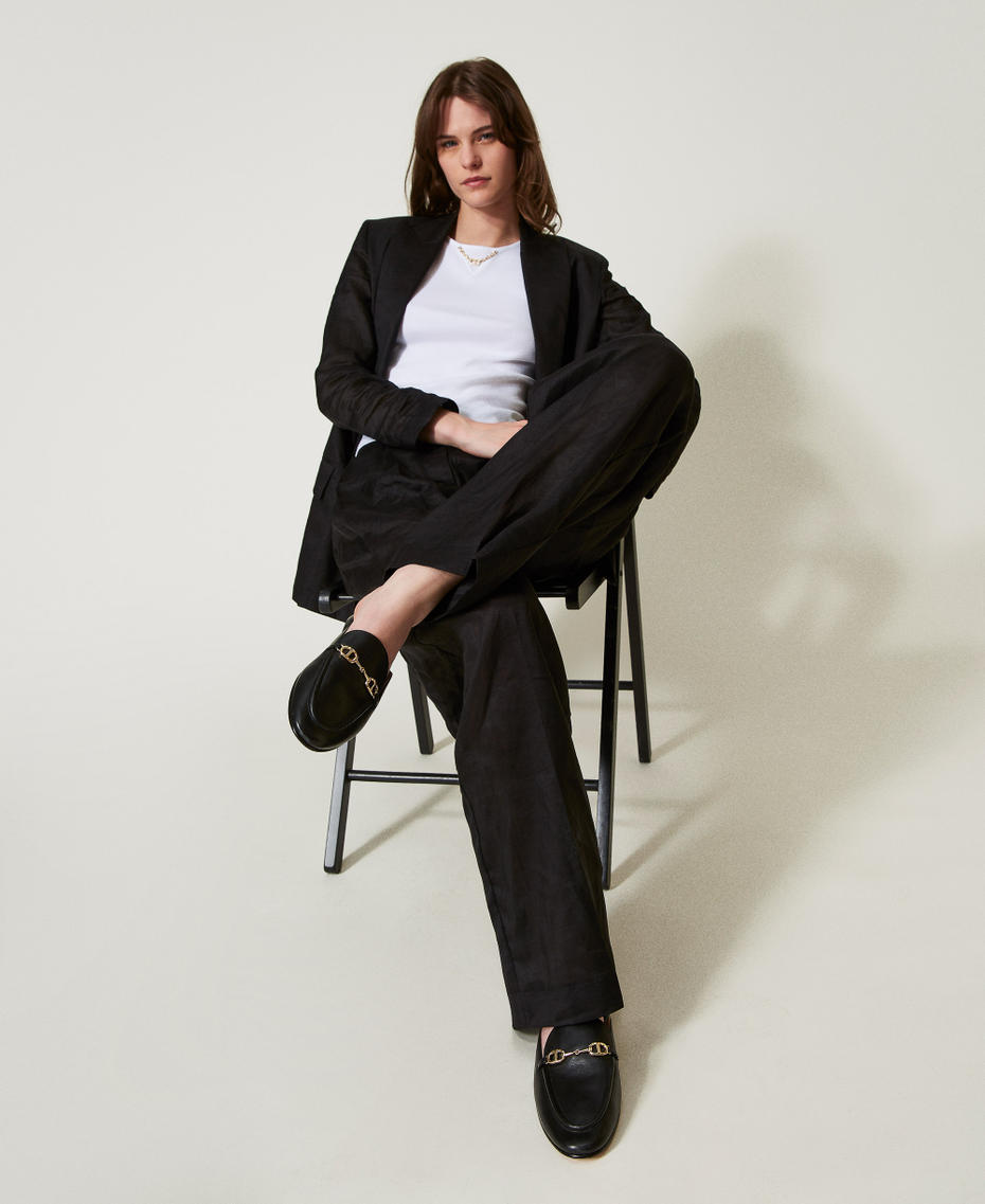 Leather mules with Oval T Black Woman 251TCP136_00006_0T
