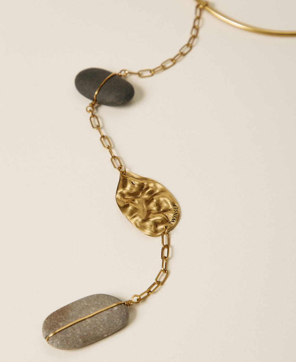 Collier ras-du-cou avec pierres et pendentif