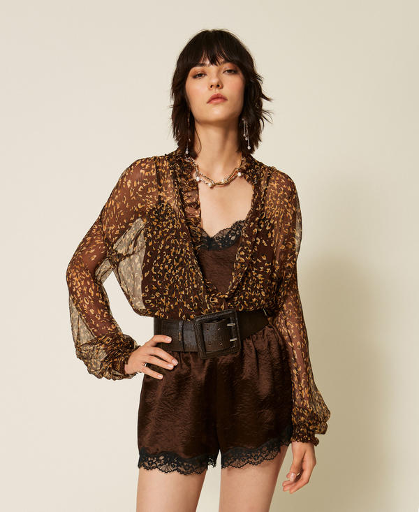 Shorts aus Satin mit Spitze