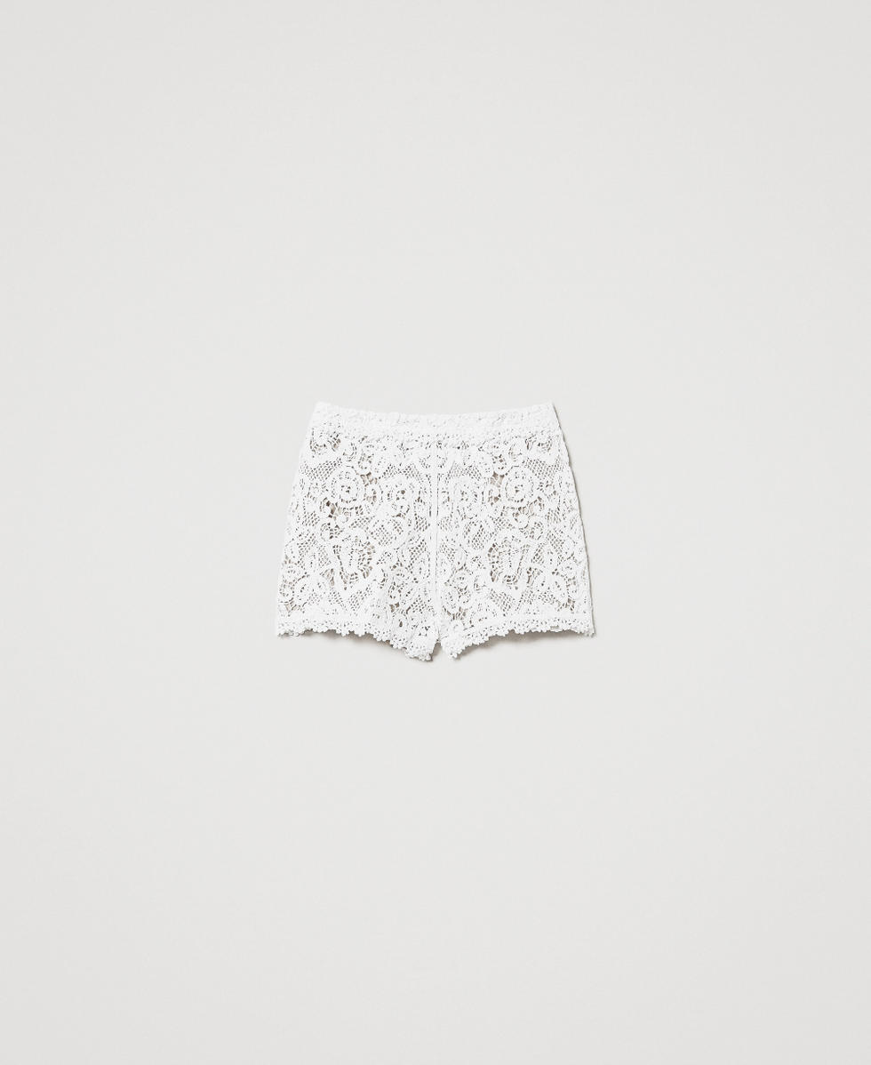 Short &eacute;vas&eacute; en maille crochet