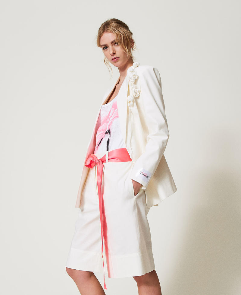 MYFO Shorts aus Leinenmischung mit Gürtel Weiß Schnee Frau 251AQ2063_00282_02