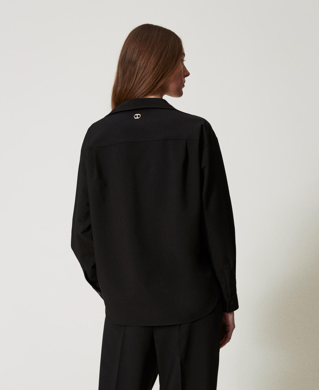 Camicia oversize in tessuto tecnico Nero Donna 251TQ2030_00006_03