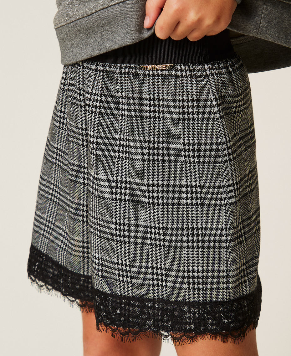 Short en prince de Galles avec dentelle