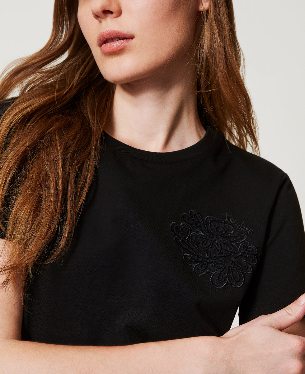 TWINSET 売れ筋商品|||ツインセット Tシャツ トップス レディース T-shirts Black Regular T-shirt with embroidery Woman, Black | TWINSET Milano