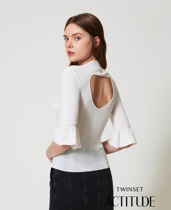 Figurbetonter Pullover mit Rippenmuster und Volants