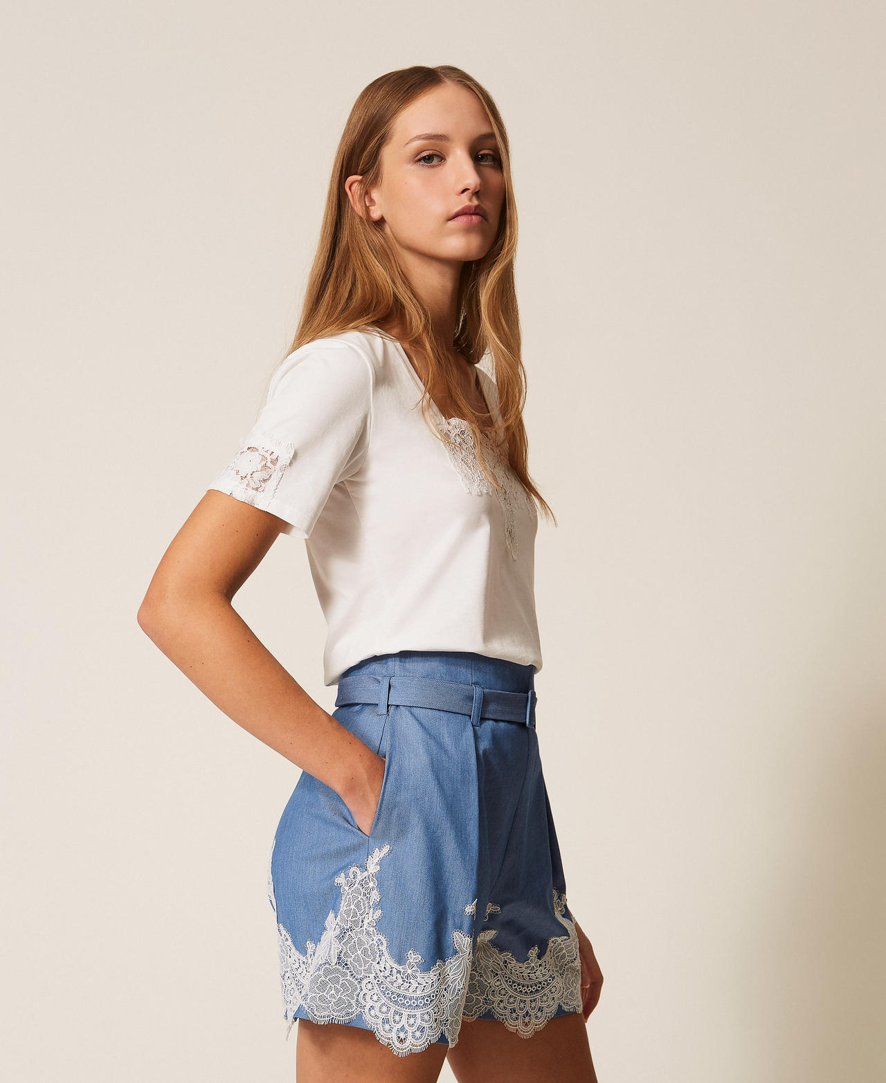 T-shirt avec incrustation en dentelle