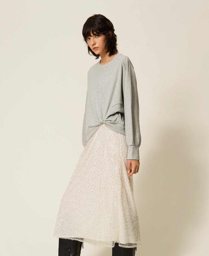 Maxikleid aus Sweatstoff und besticktem T&uuml;ll Zweifarbig Hellgrau-Melange / Stickerei "Sandbeige" Frau 262LI2GCC_13878_02