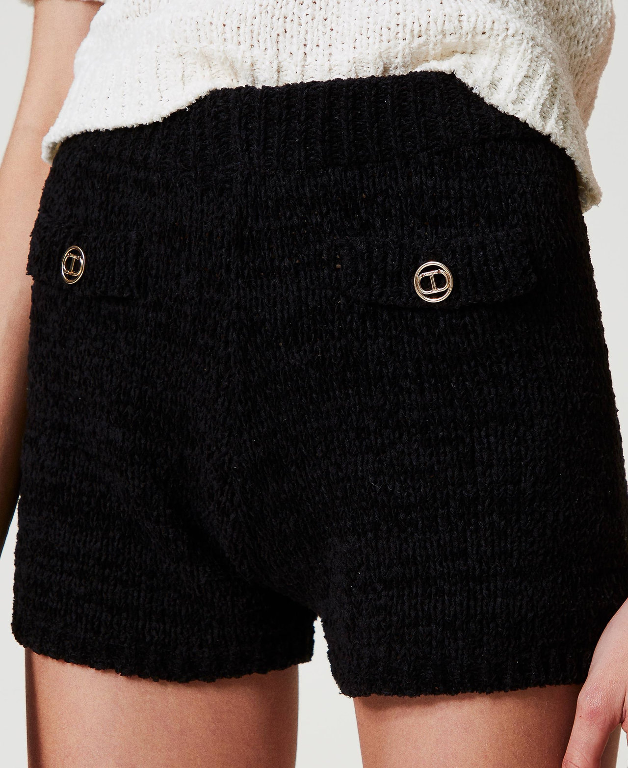 Shorts in maglia con bottoni Oval T Donna, Nero | TWINSET Milano