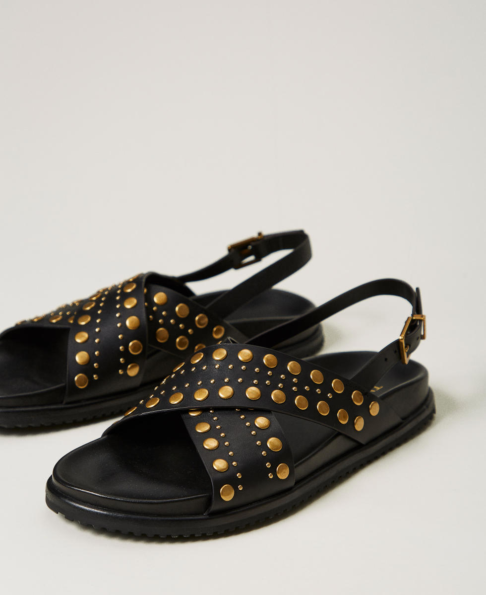Ledersandale mit Nieten Schwarz Frau 251TGT070_00006_02