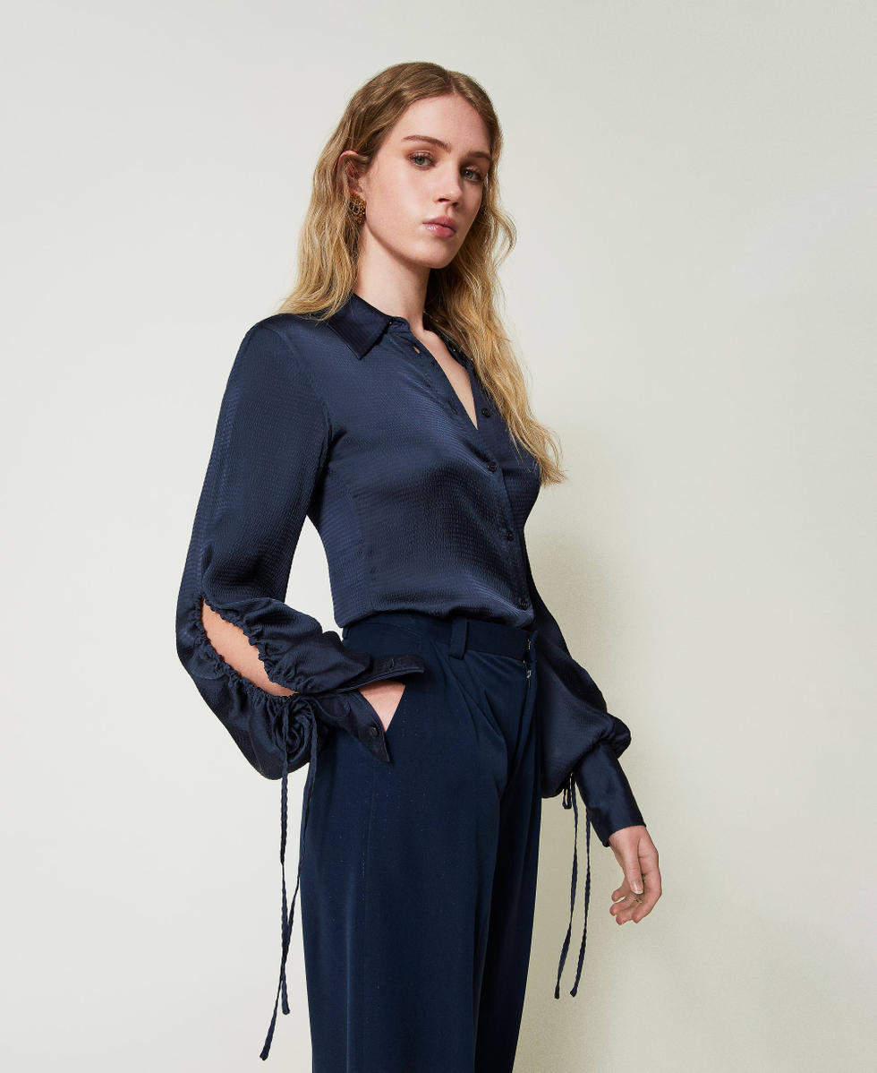 Chemise en satin martel&eacute; avec ajour Indigo Femme 242TP2477_00384_06