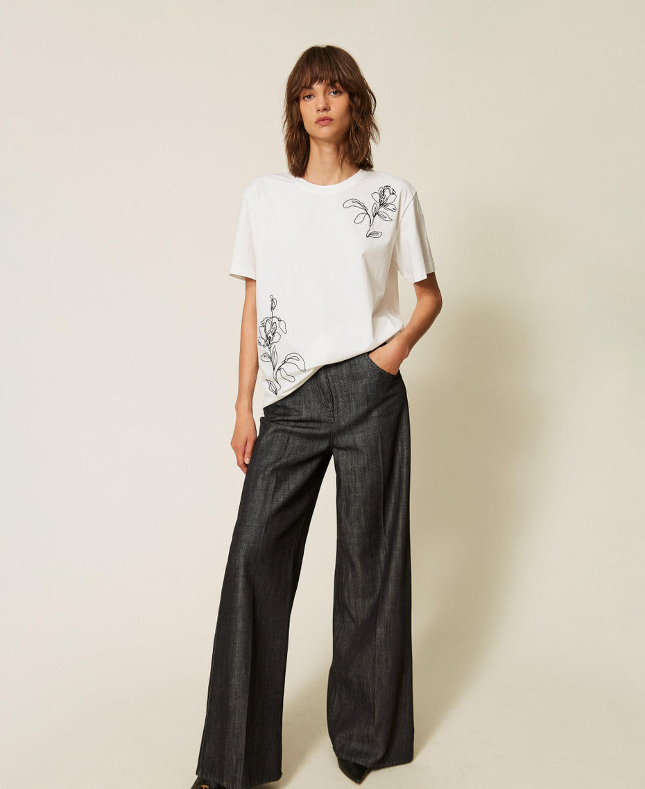 T-shirt con ricami floreali Off White Cuore Ricamo Nero Donna 262AP2481_14019_T0