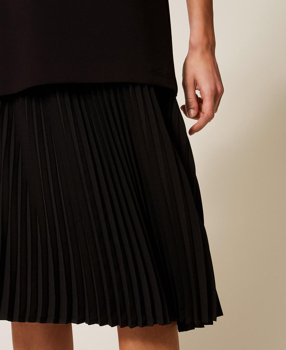 Robe midi avec cr&ecirc;pe de Chine recycl&eacute; Noir Femme 261TE2051_00006_04