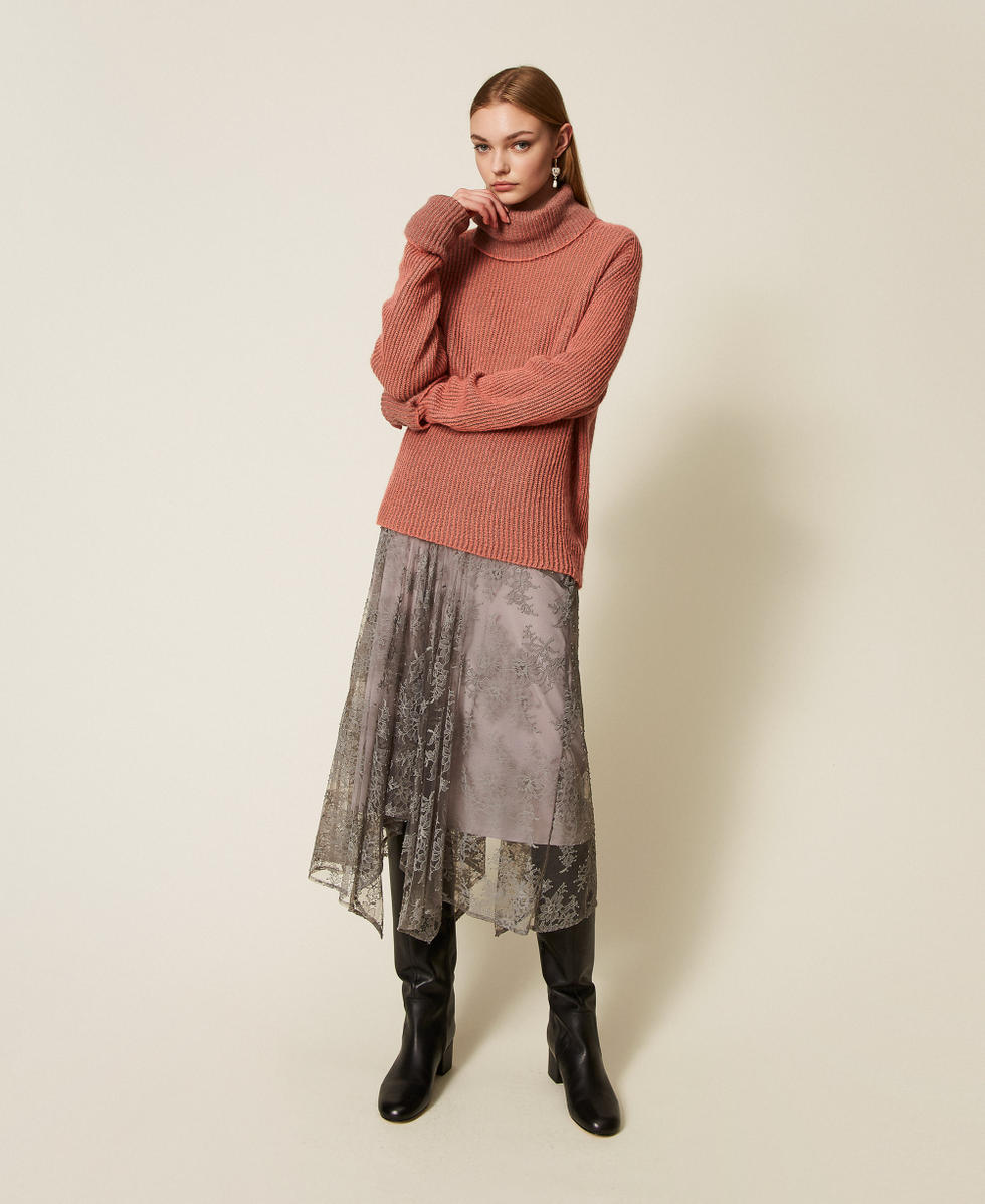 Wool blend vanis&eacute; turtle neck jumper Dusty Pink/Dove Brown Woman 252TF3010_13000_01