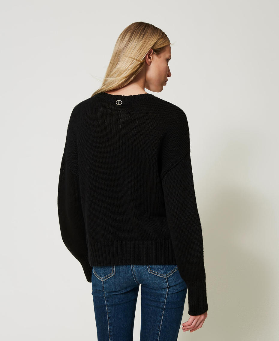 Pull avec fleurs et broderie r&eacute;alis&eacute;e &agrave; la main Noir Femme 251TP3591_00006_04