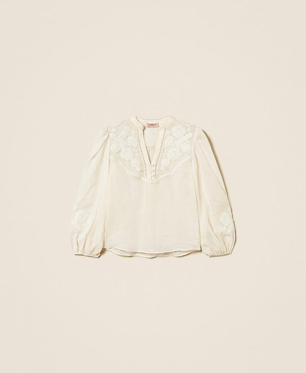 Blouse en ramie avec broderie