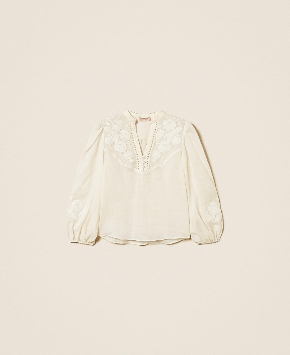 Bluse aus Ramie mit Stickerei