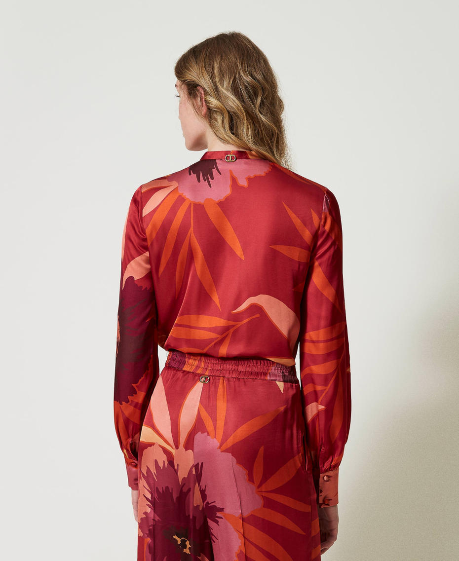 Floral satin shirt Red / Red Plum Macro Flowers Woman 242TP2663_11916_07