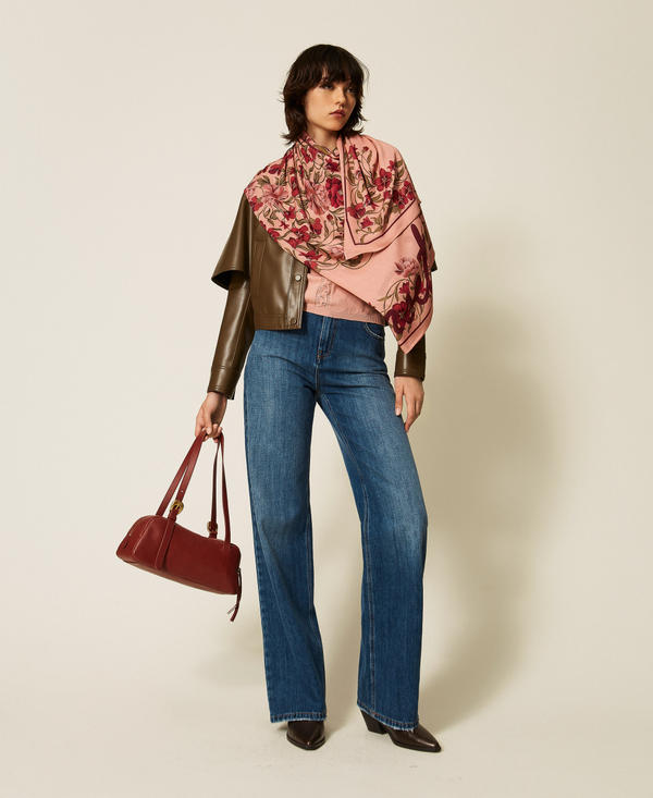 Pa&ntilde;uelo con estampado de flores