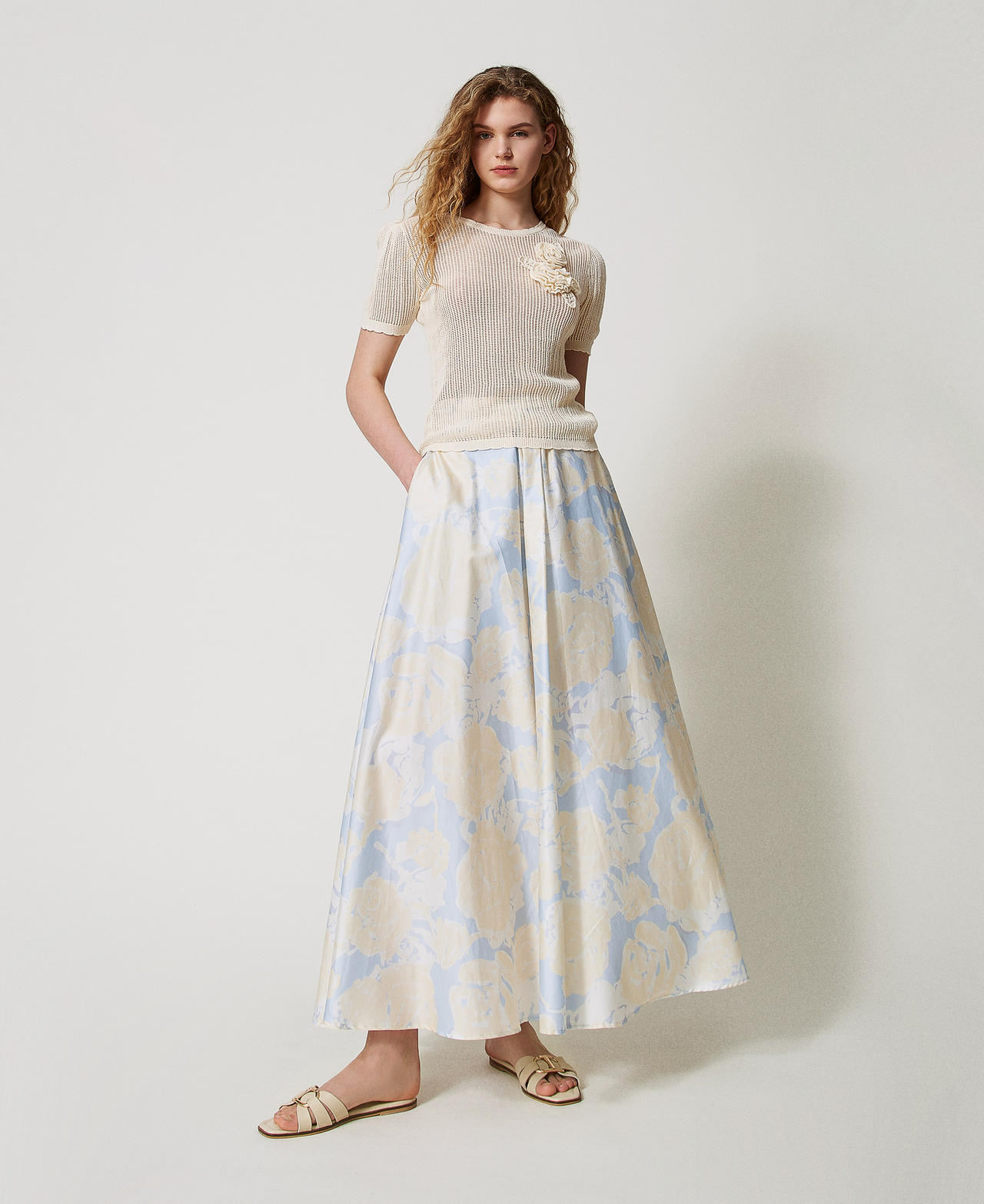 Mesh knit top with crochet flowers Ivory Woman 251AX3010_00018_T0