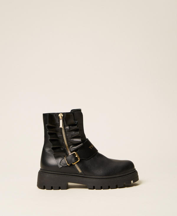 Leather combat boots with gathering