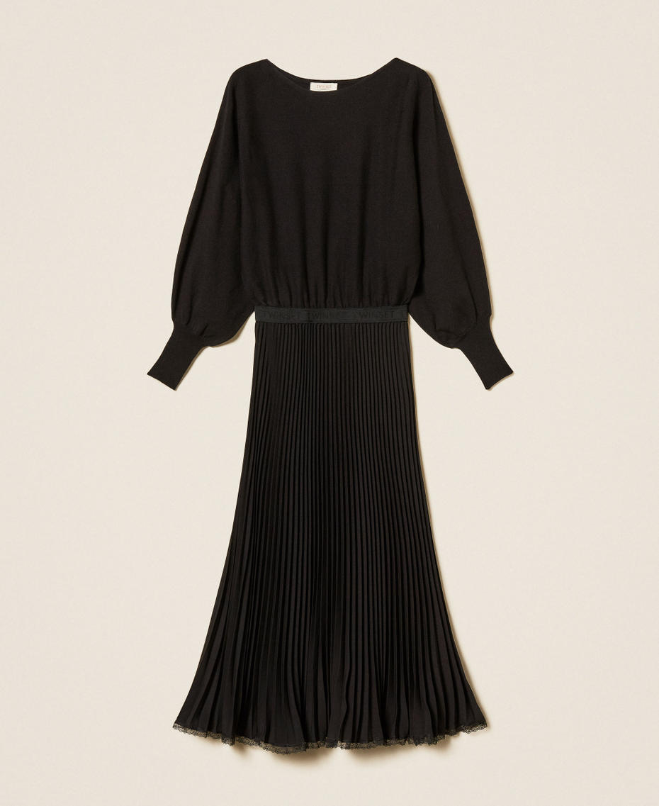 Robe longue en maille et cr&ecirc;pe pliss&eacute;