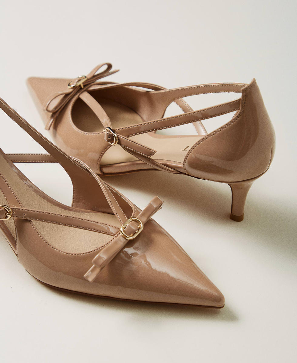 Décolleté in vernice con fiocco Camel Donna 251TCP076_00044_03