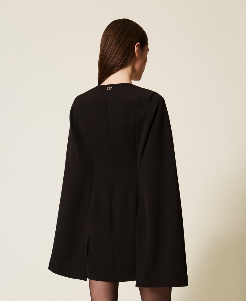 Vestido corto de estilo capa de crep&eacute; Negro Mujer 252TT2402_00006_03