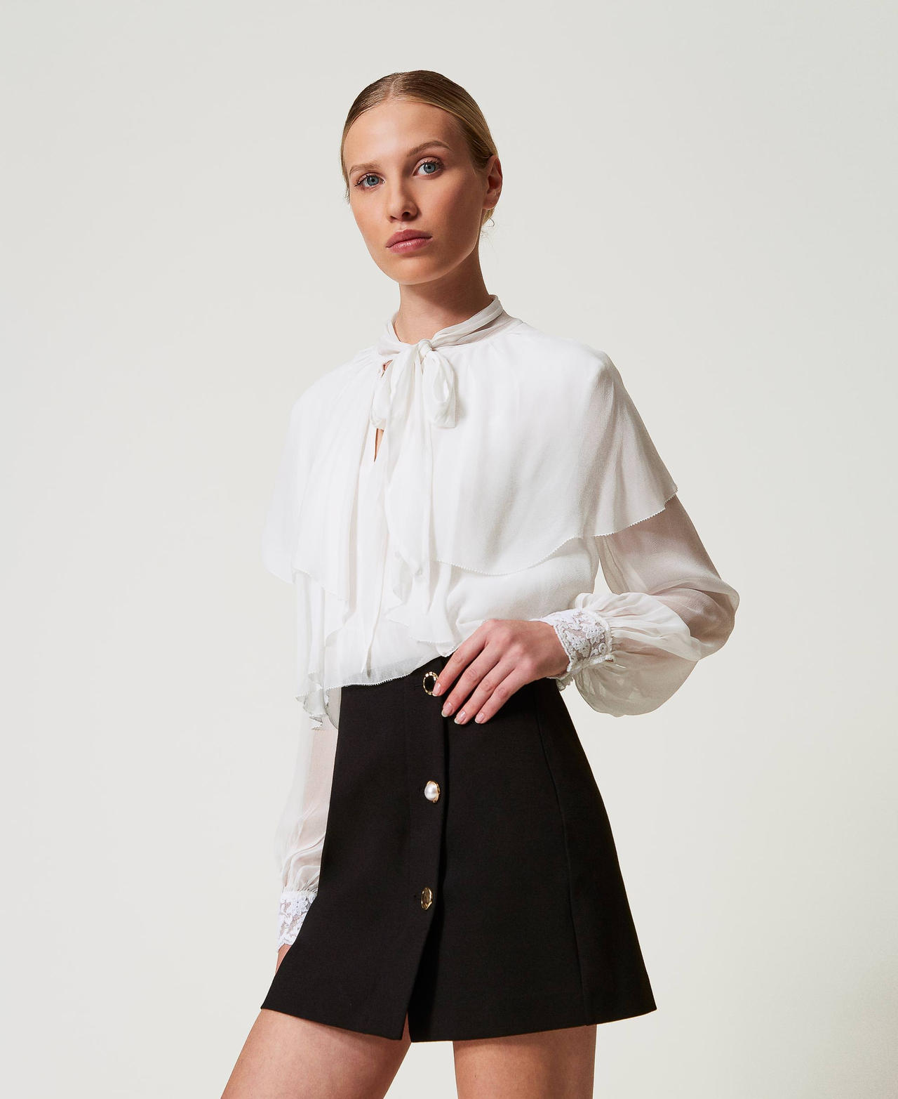 Miniskirt with jewel buttons Black Woman 251TP2135_00006_02