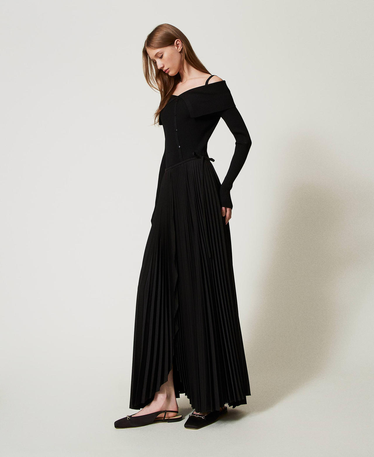 Pleated cr&ecirc;pe de Chine long skirt Black Woman 251TP2424_00006_02