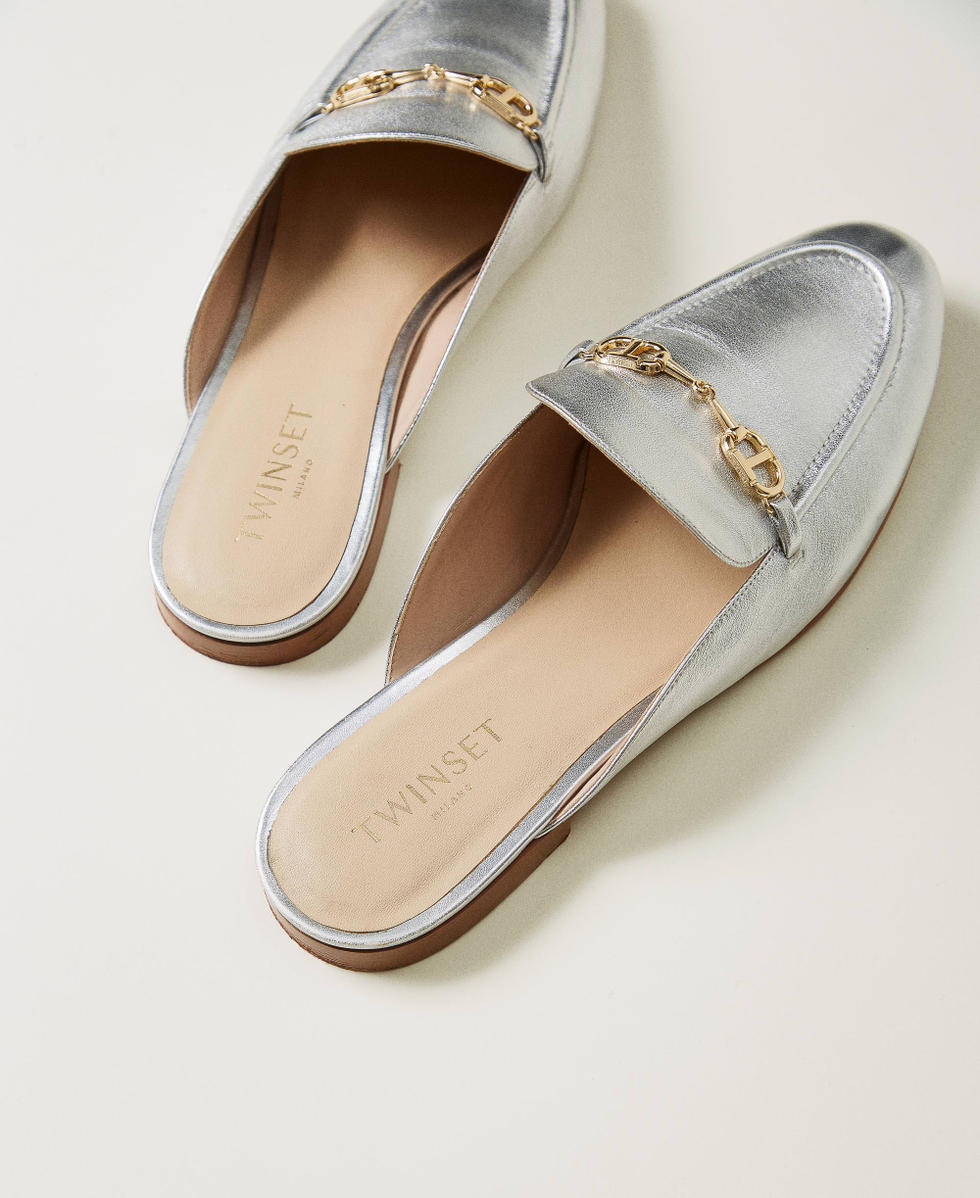 Leather mules with Oval T Silver Woman 251TCP136_00995_03