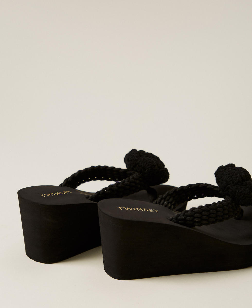 Wedge sandals with flowers Black Woman 261LMT010_00006_03