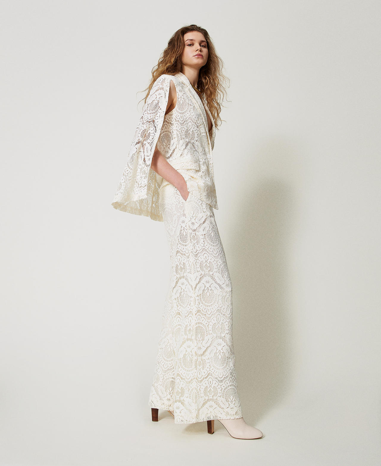 'Procida' palazzo trousers  in macram&eacute; lace