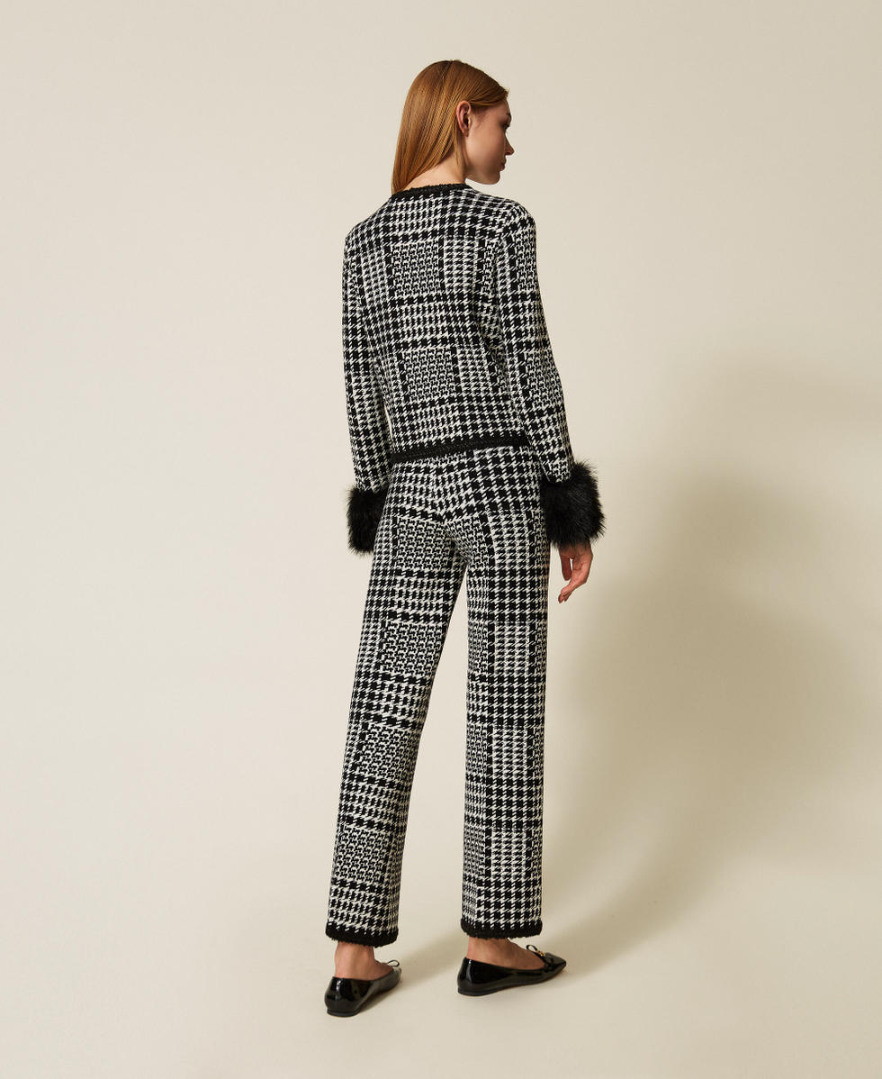 Chequered knit trousers Snow White/Black Check Woman 252TT3043_12907_03