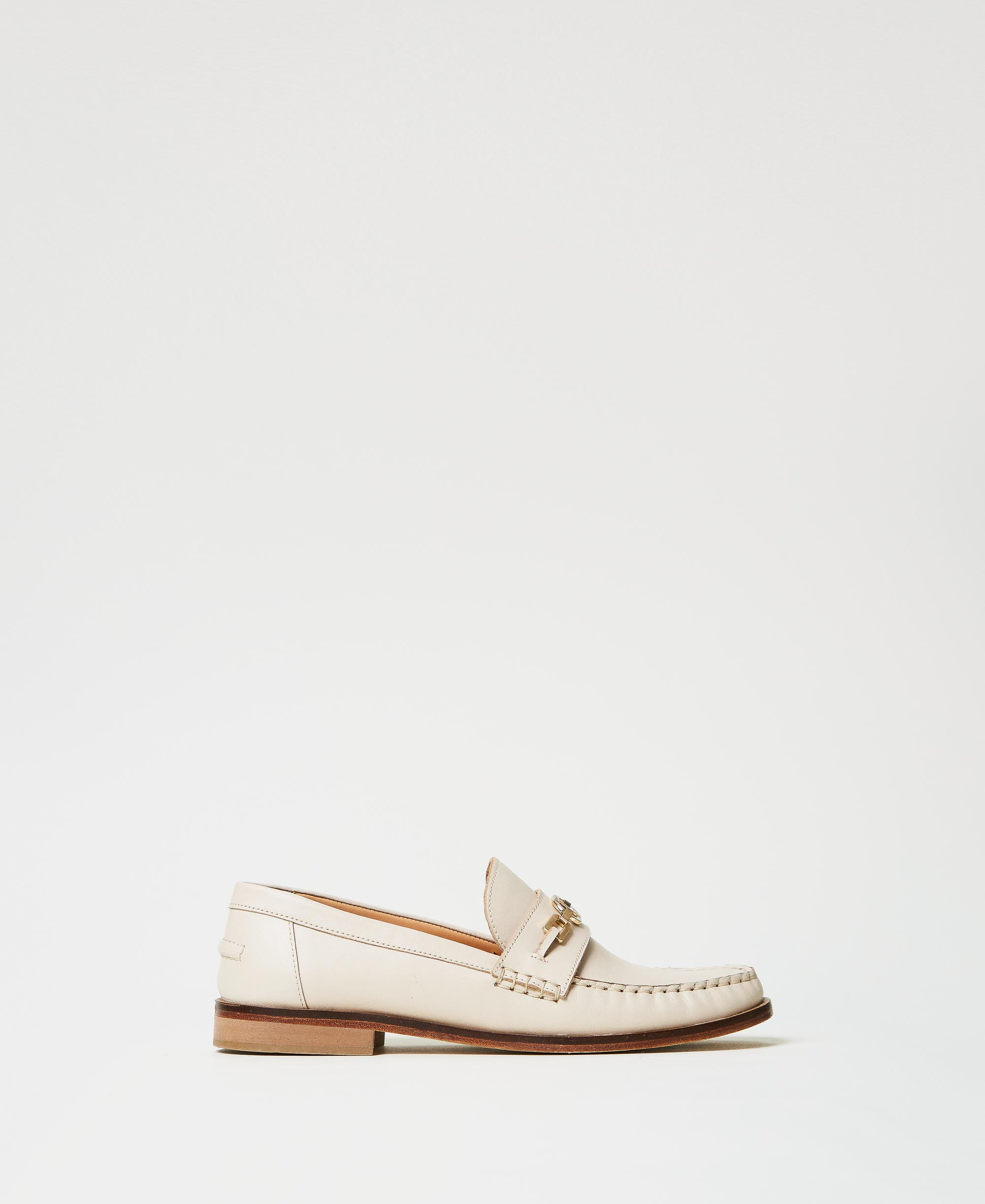 Leather loafers with Oval T