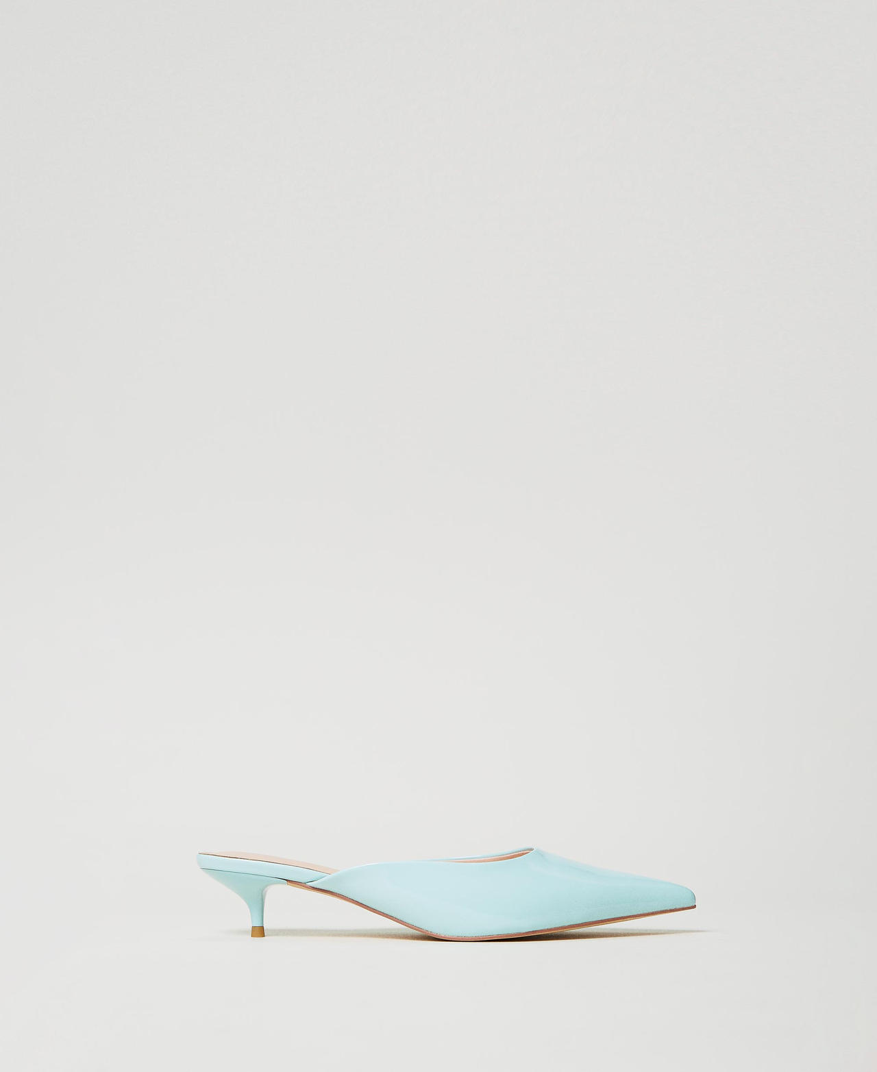 Mules-Pumps in Lackoptik "Canal Blue"-Azur Frau 251ACP012_12134_01