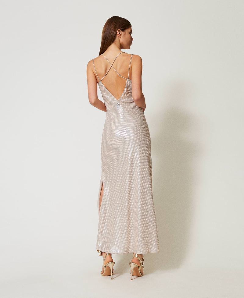 Maxikleid mit aufgestickten Pailletten