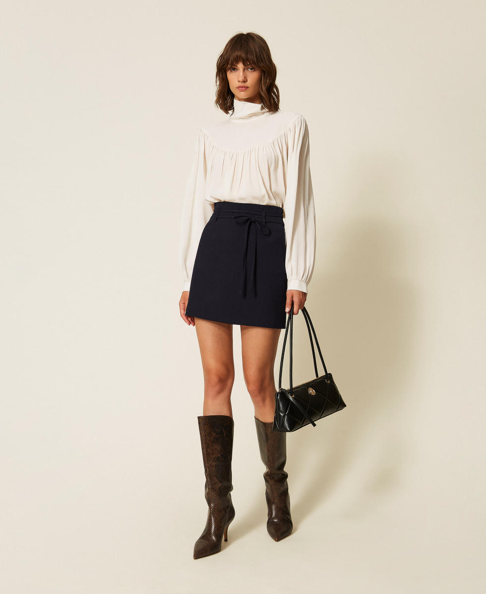 Blusa in cr&ecirc;pe de Chine con arricciatura