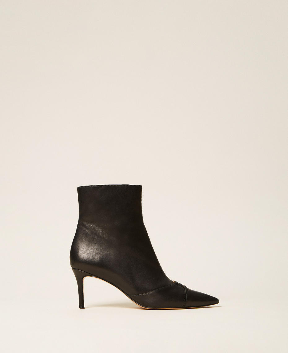 Stivaletti in pelle con logo Nero Donna 262TCP01E_00006_01