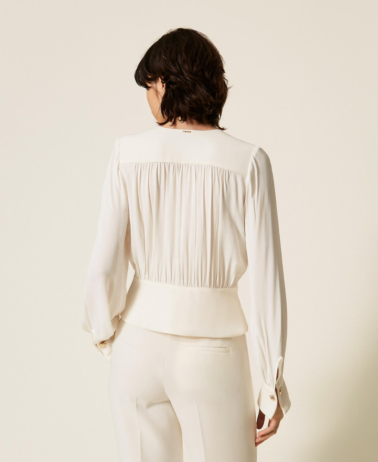 Hemdbluse aus Cr&ecirc;pe de Chine mit Raffungen Perlmutt Frau 262TP2434_00059_03