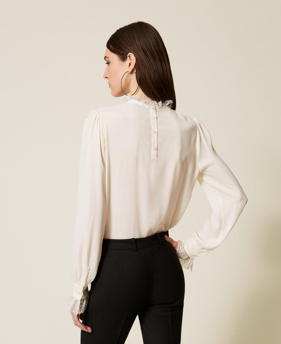 Silk blend cr&ecirc;pe de Chine blouse White Snow Woman 252TS2360_00282_03