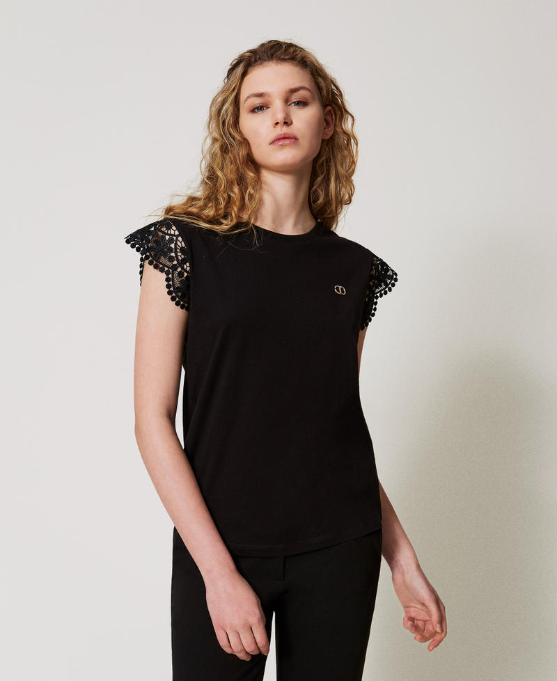 T-shirt with lace cap sleeves Black Woman 251TT2411_00006_01